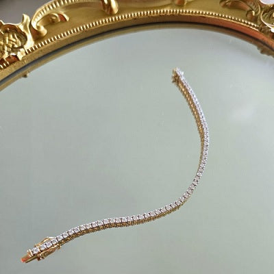 Why a Diamond Bracelet is the Perfect Anniversary Gift