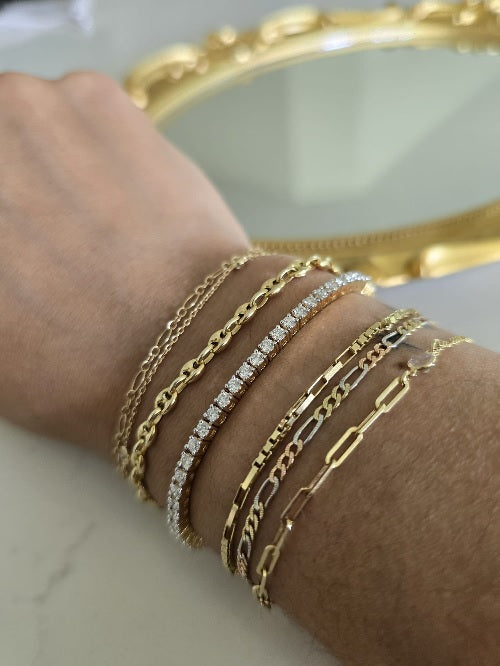 The Key Differences Between Permanent and Clasp Bracelets