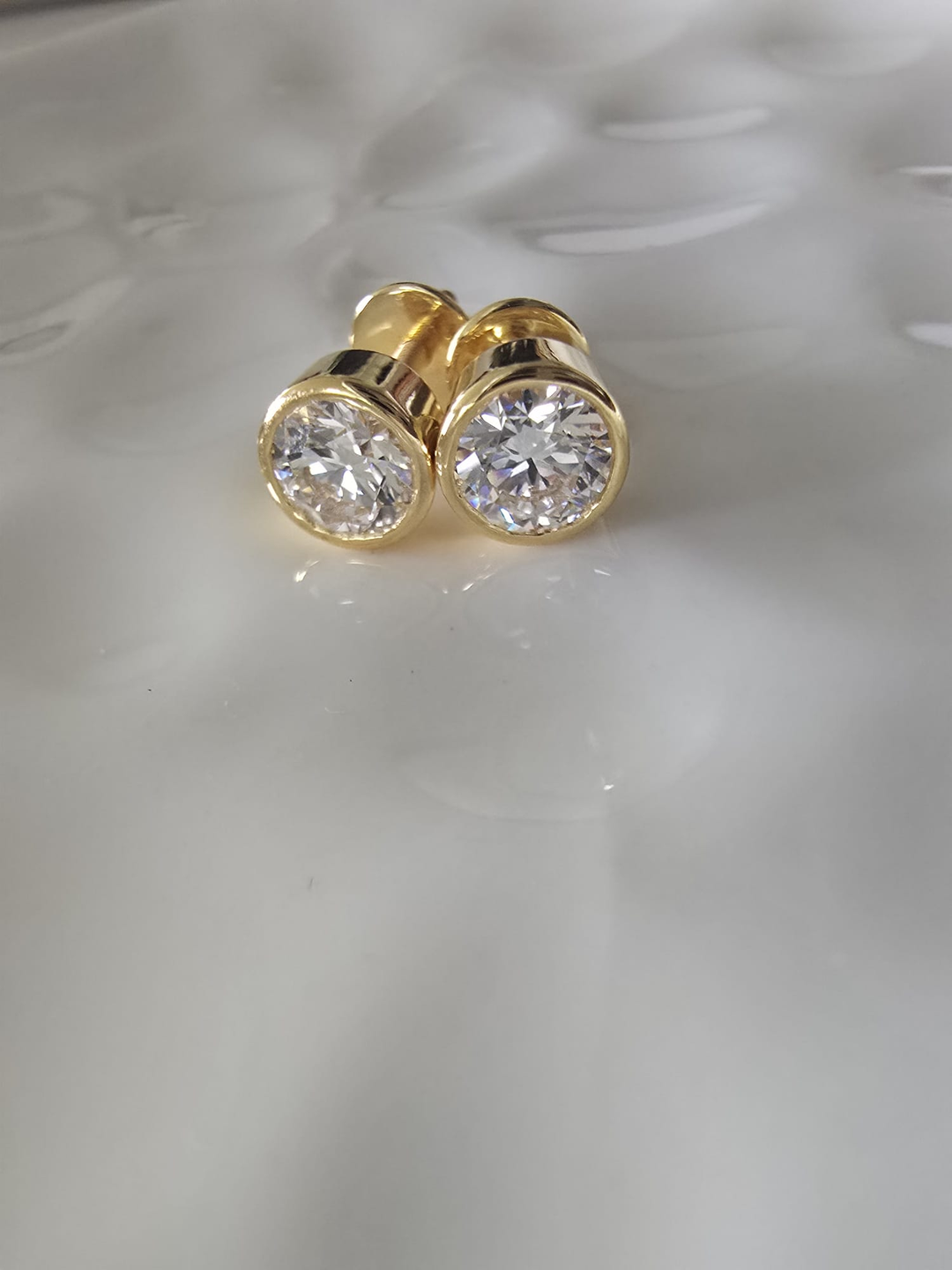 How to Choose Hypoallergenic Earrings for Sensitive Ears