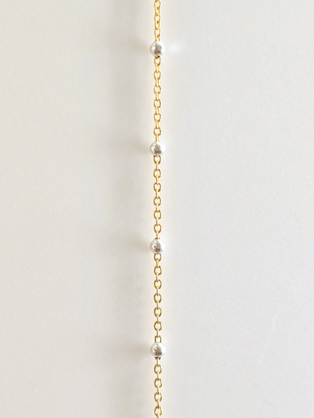 Two-Tone Satellite Chain